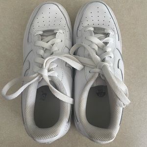 LIKE NEW Nike Air Force 1’s White